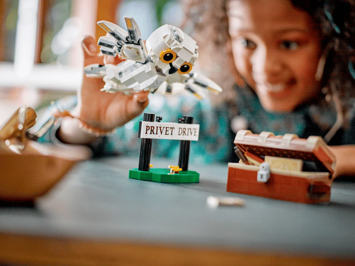 Lego Harry Potter Hedwig & 4 Privet Drive - 76425 - Image 8