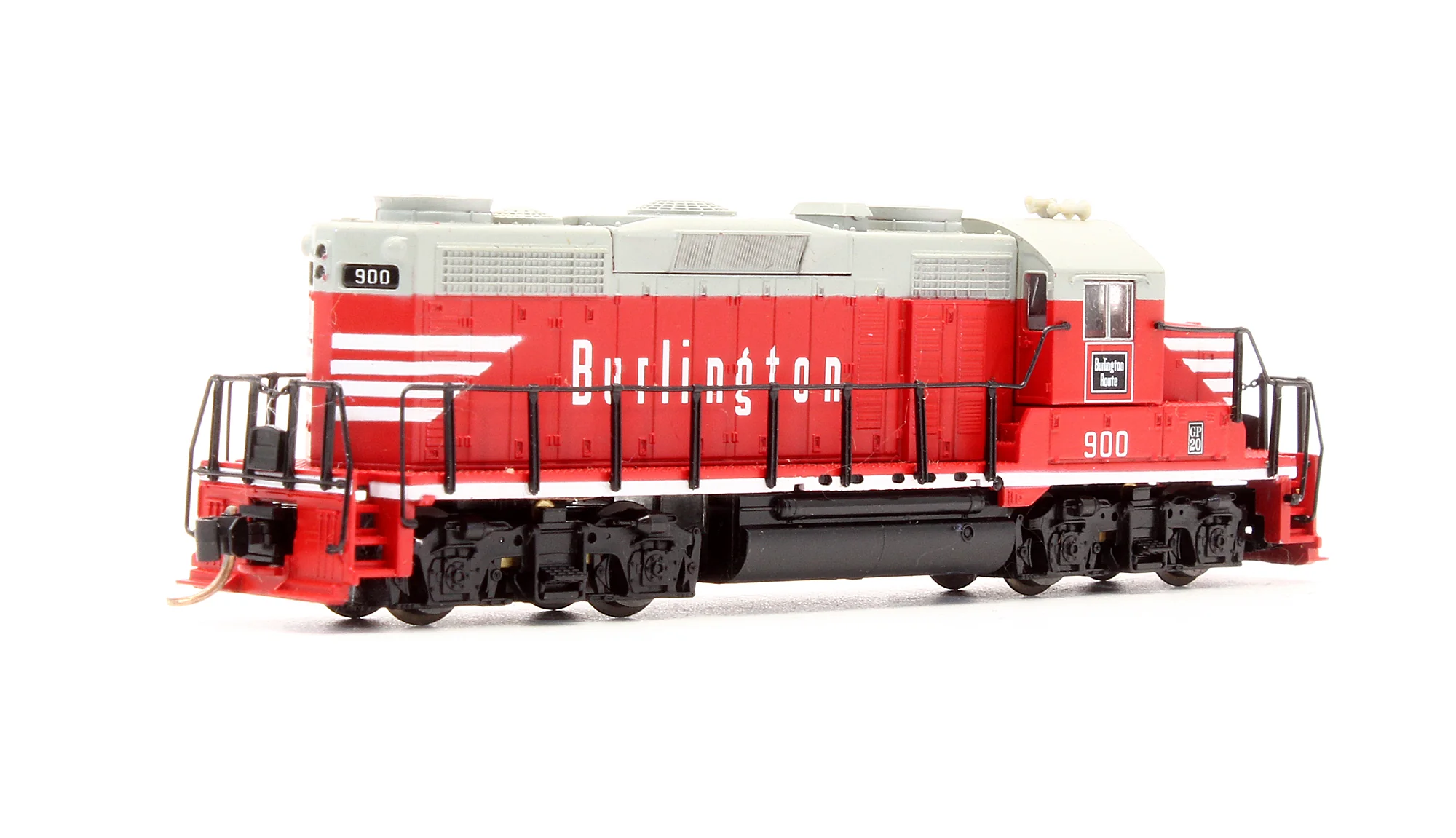 Pre-Owned 47243 GP20 Diesel Locomotive CB&Q - Road #900 - Image 2