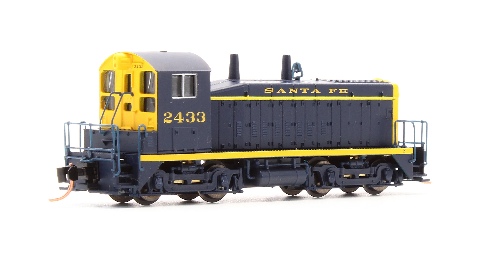 Pre-Owned 7501 SW9 / 1200 Diesel Locomotive AT&SF - Road #2433 - Image 2