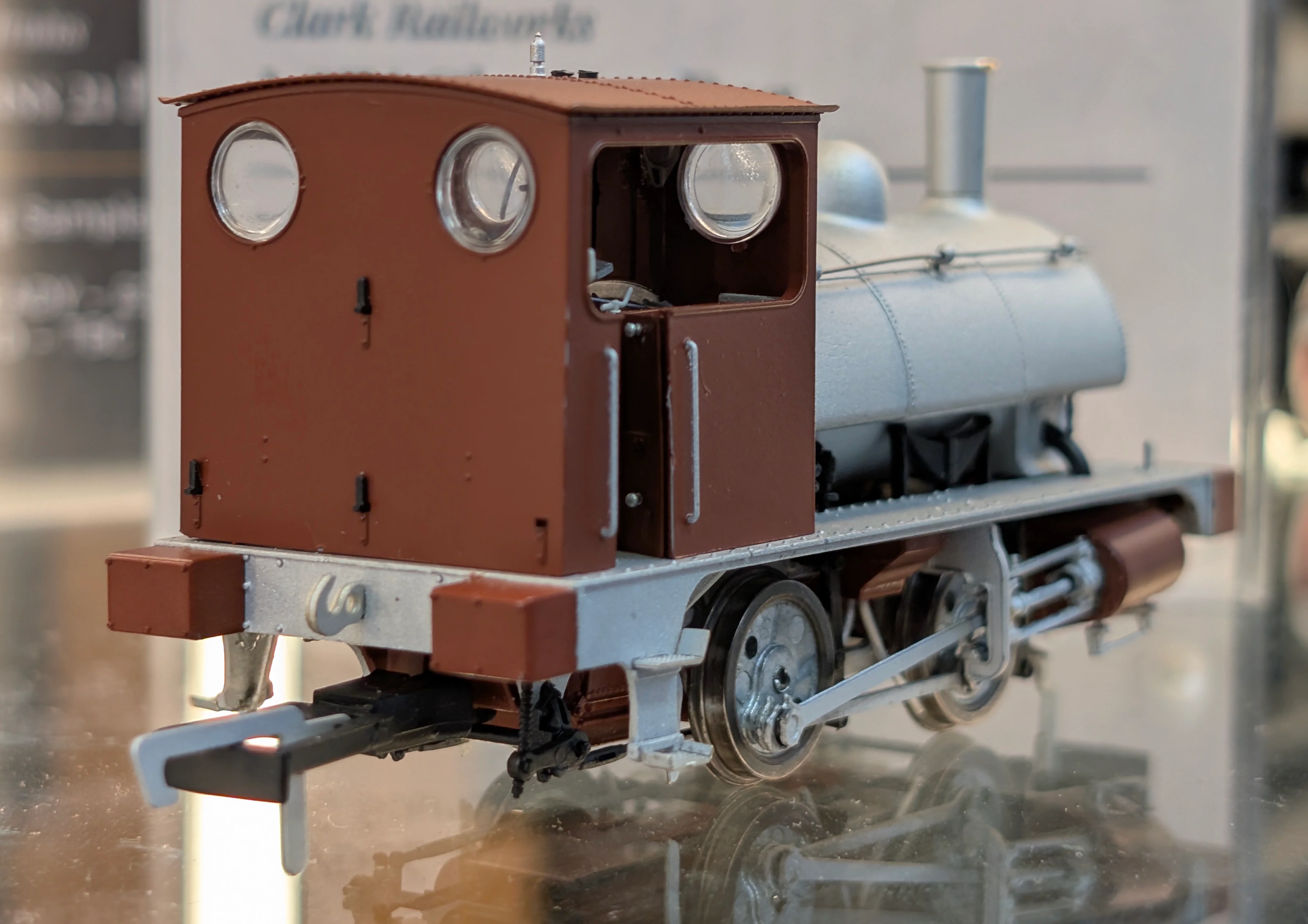 C1025S LYR 'Pug' 0-4-0ST 51234 BR Black Early Emblems Steam Locomotive - DCC Sound - Image 3