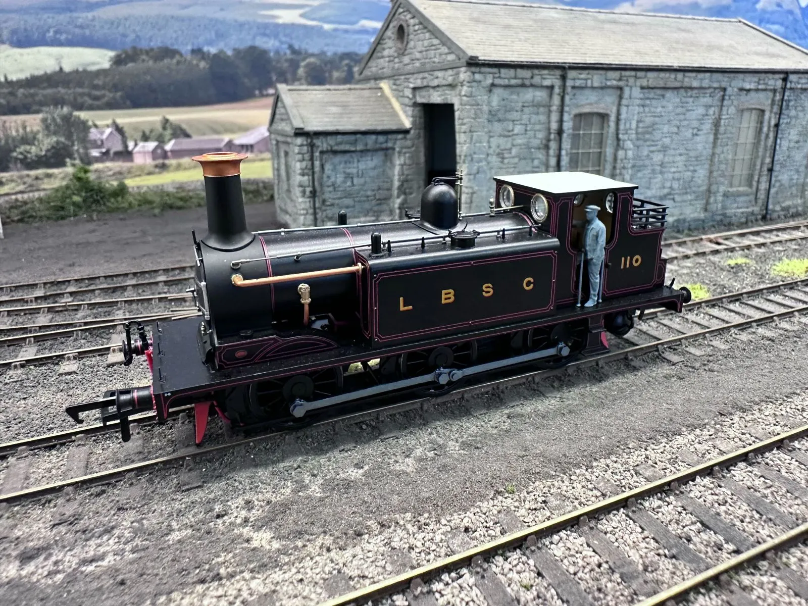 O Gauge Railway & Lineside - LBSCR E1 Crew - Image 3