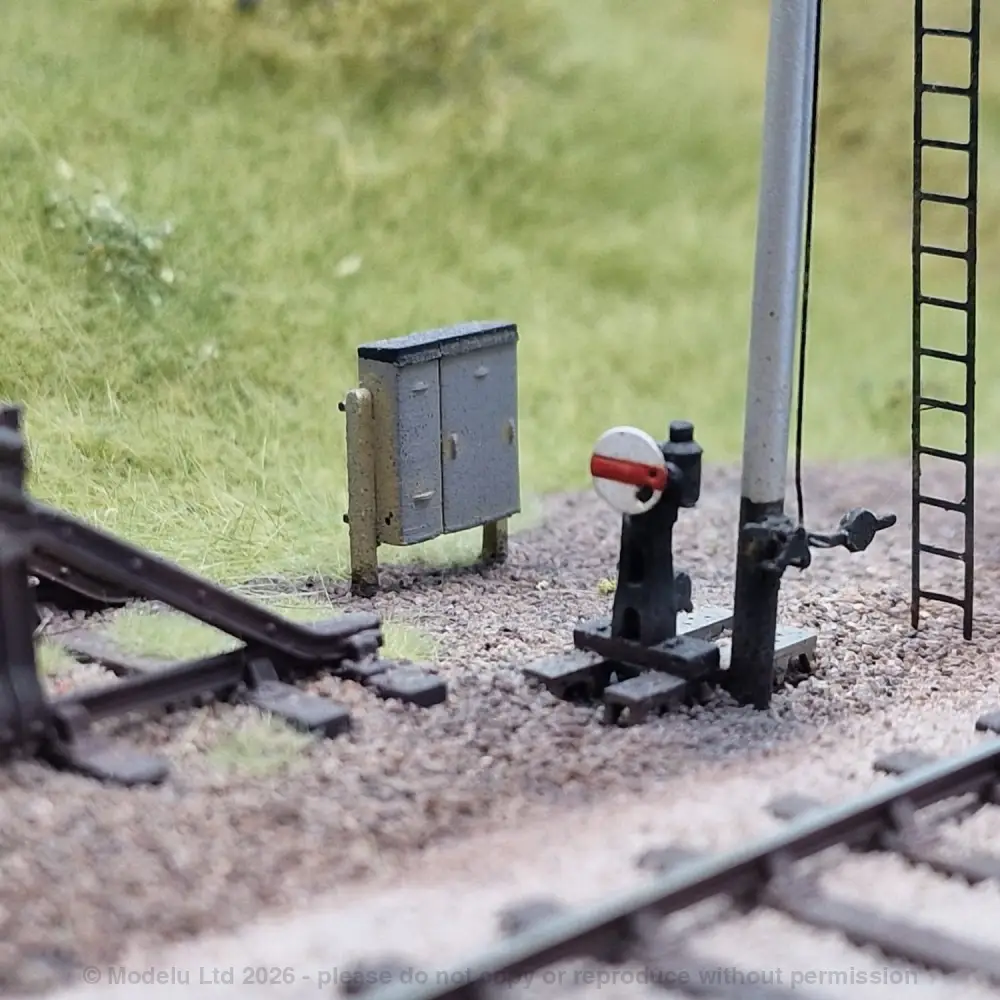 N Gauge Lineside Details - Medium Lineside Cabinets x5 - Image 2