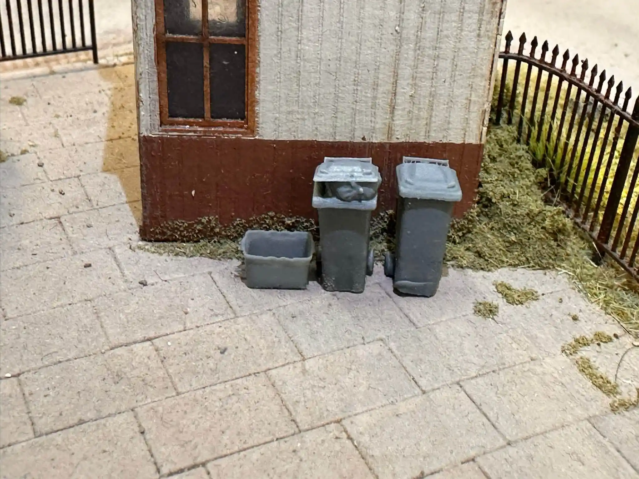O Gauge Trade & Services - Refuse Collection - Image 2
