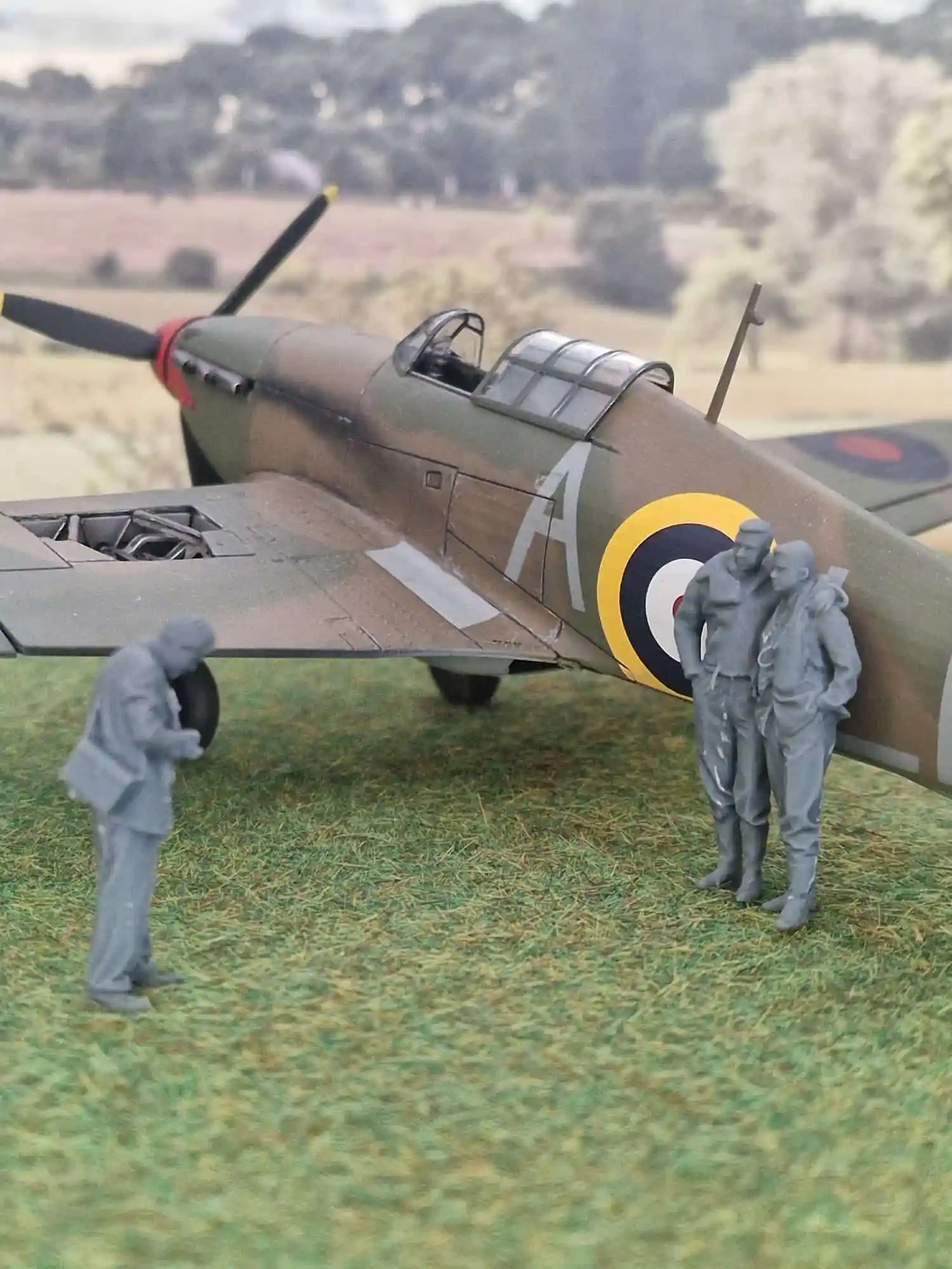 1:72 Scale RAF Through the Ages - World War Two - RAF Photographer and Pilots - Image 3