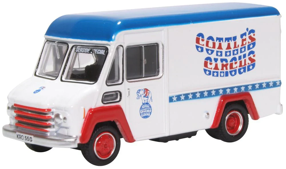 76CWT008 Commer Walk Thru Gerry Cottles Circus