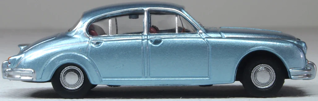76JAG2008 Jaguar Mk2 Opalescent Silver Blue - Image 4