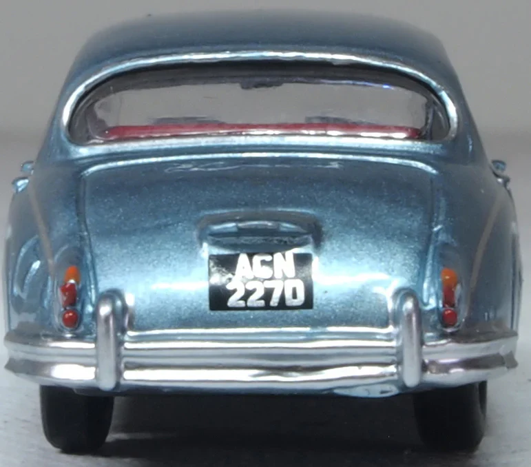 76JAG2008 Jaguar Mk2 Opalescent Silver Blue - Image 5