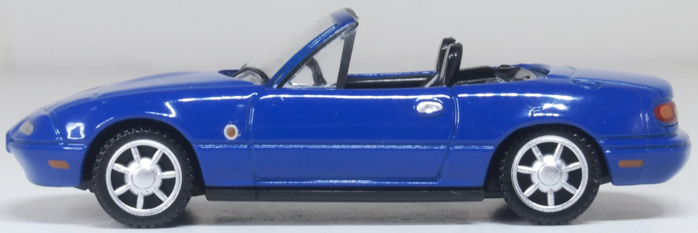 76MAZ003 Mazda MX5 (Open) Mariner Blue - Image 3