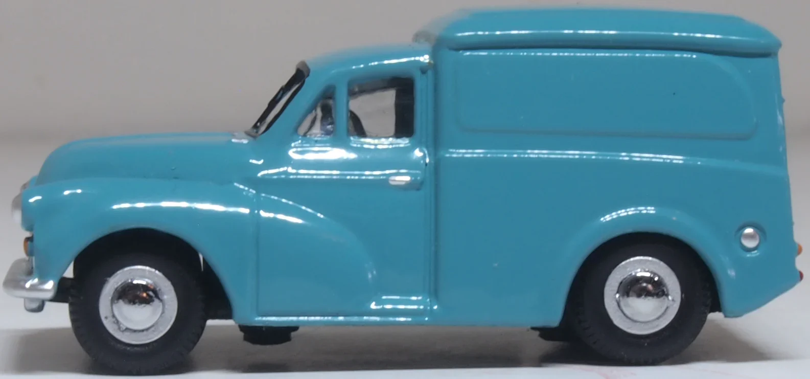 76MM062 Morris 1000 Aqua - Image 3