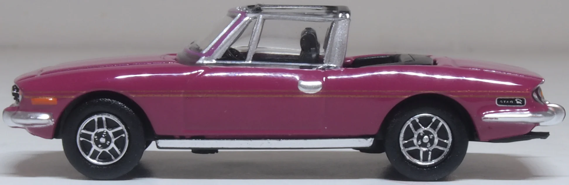 76TS005 Triumph Stag Majenta - Image 3