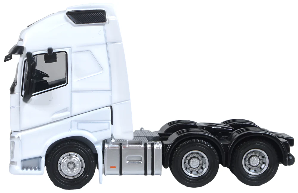 Volvo FH4 Cab White - Image 3