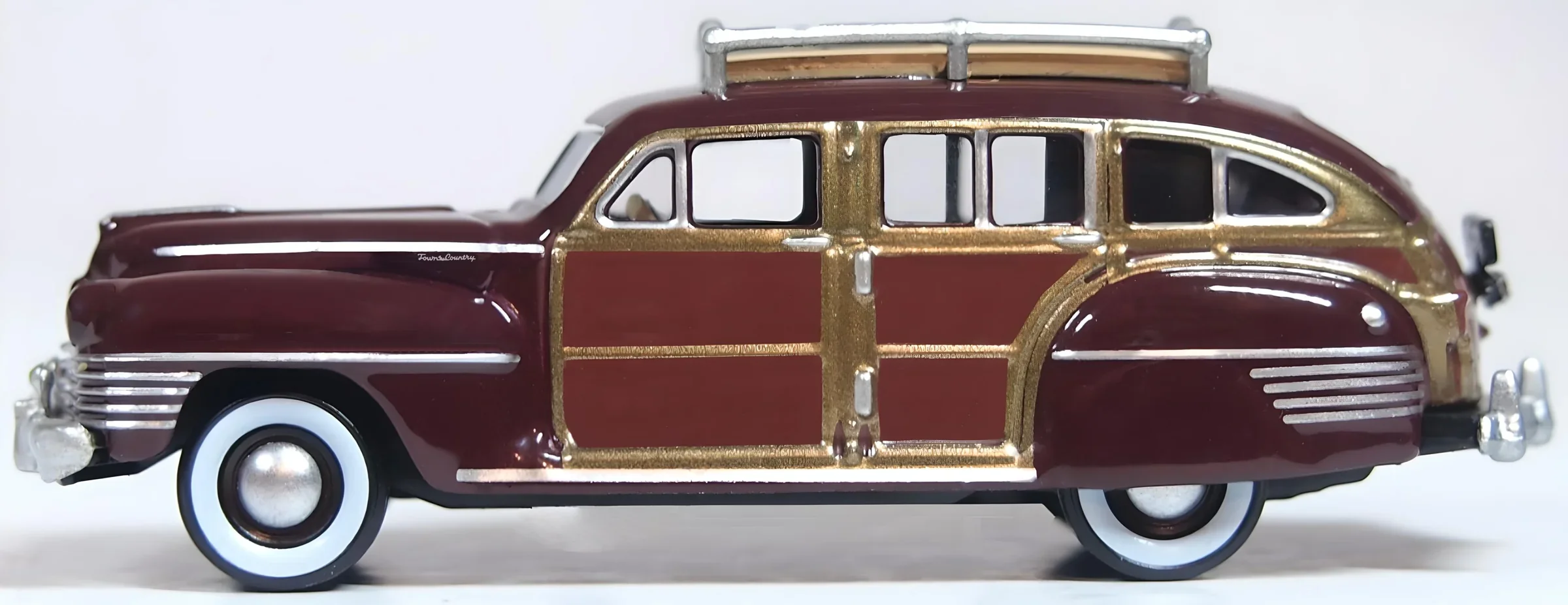 1942 Chrysler Town & Country Woody Wagon Regal Maroon - Image 3