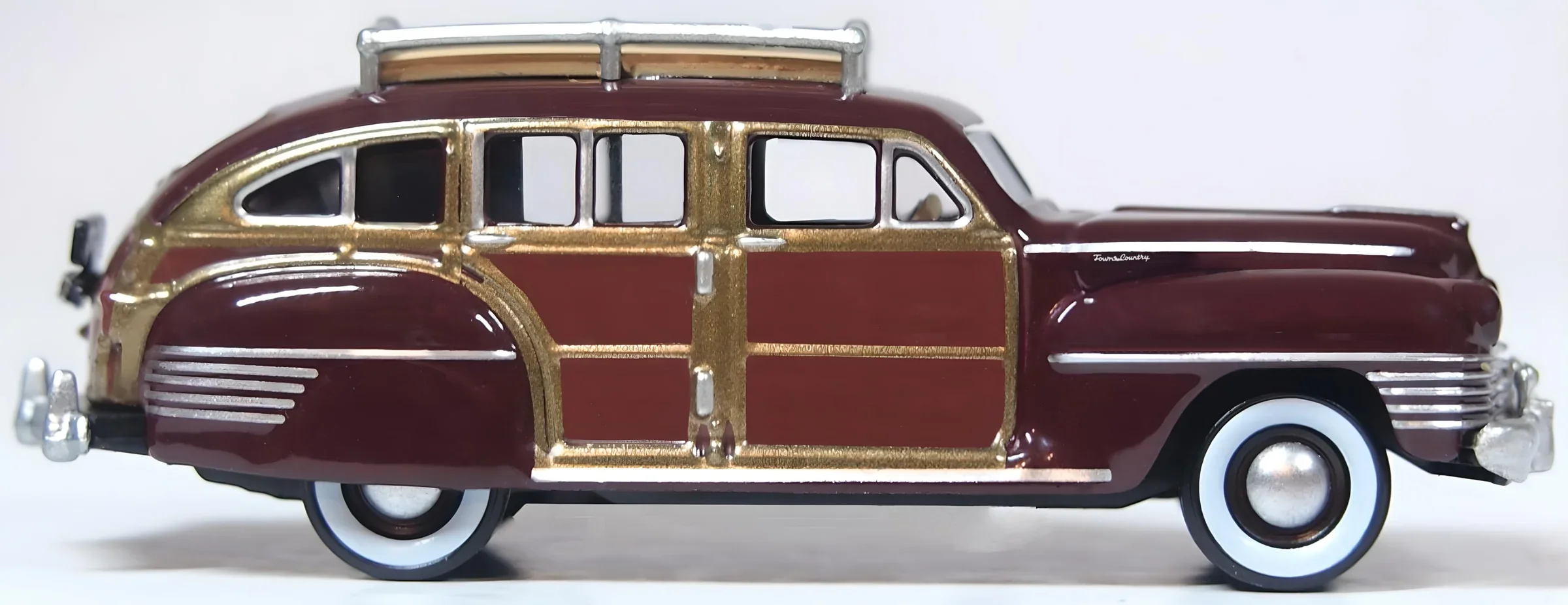 1942 Chrysler Town & Country Woody Wagon Regal Maroon - Image 4