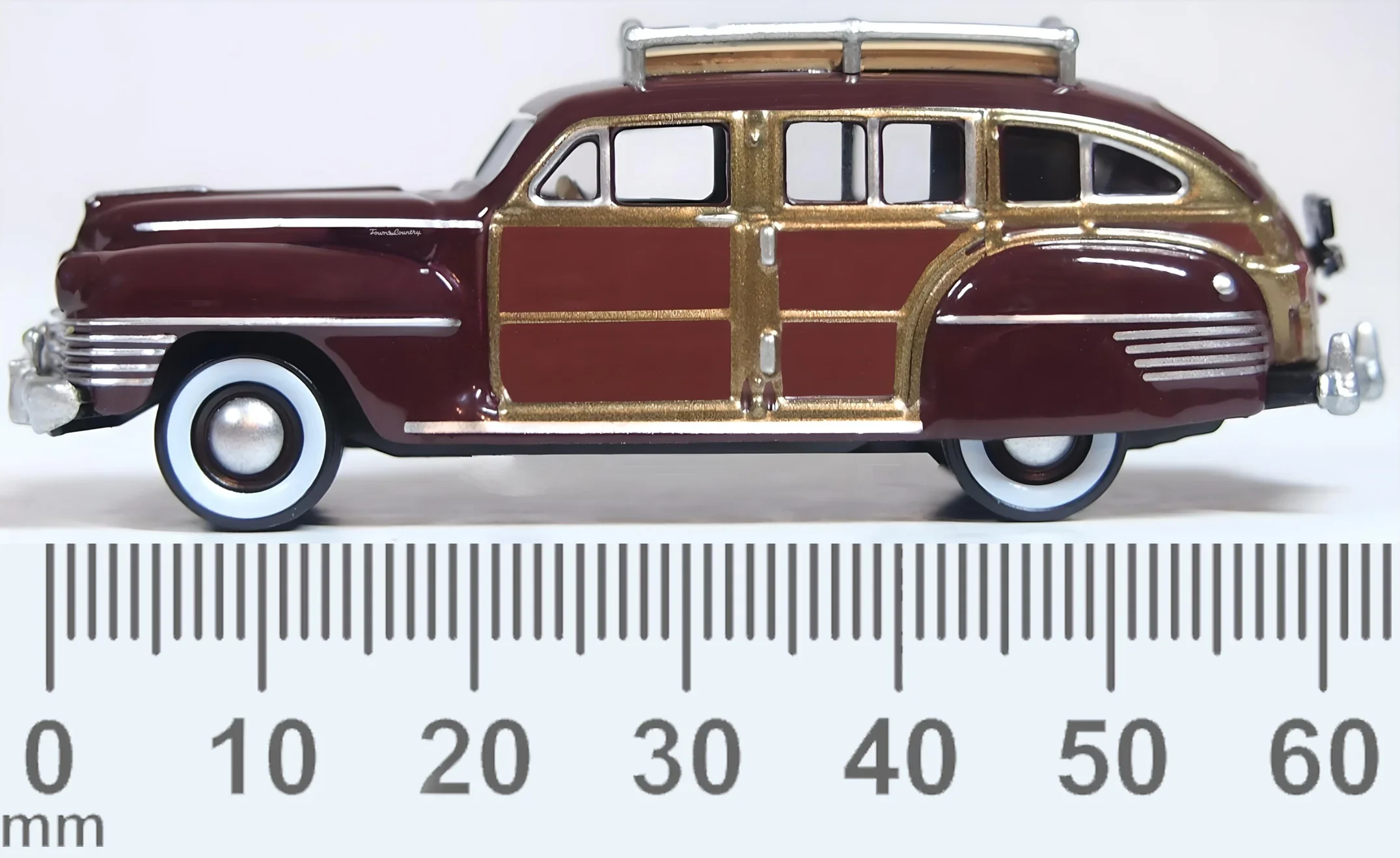 1942 Chrysler Town & Country Woody Wagon Regal Maroon - Image 6