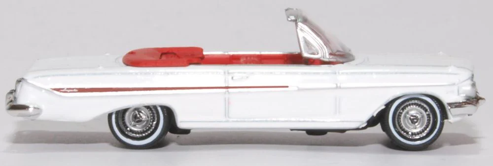 1961 Chevrolet Impala White/Roman Red - Image 4