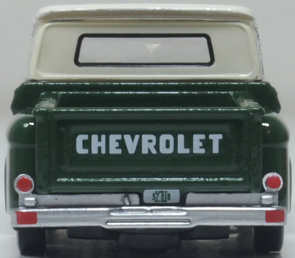 87CP65008 1965 Chevrolet Stepside Pickup Dark Green/Ivory - Image 5