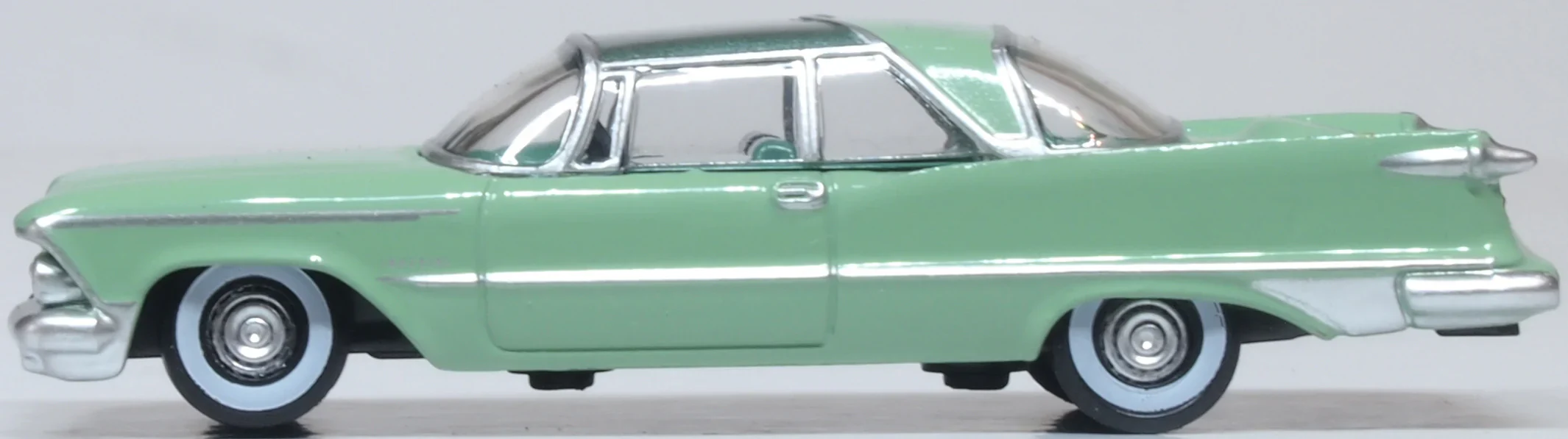 1959 Imperial Crown Hard Top Highland Green/Ballad Green - Image 3