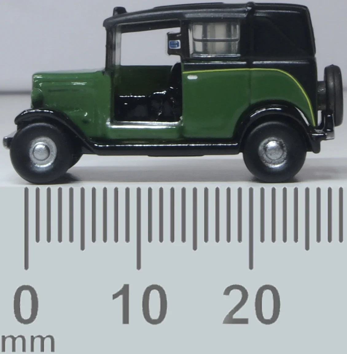 NAT005 Austin Low Loader Taxi Green - Image 6