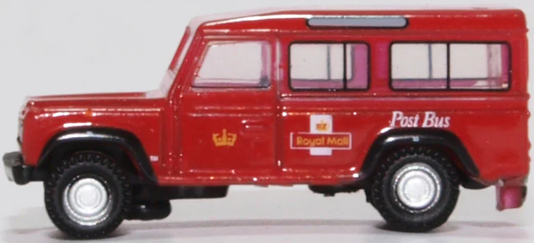 NDEF002 Land Rover Defender Royal Mail - Image 2