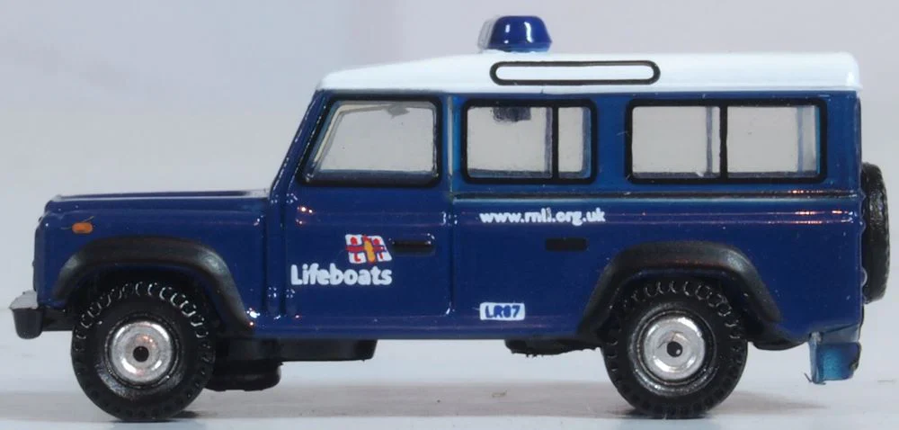 NDEF014 Land Rover Defender Station Wagon RNLI - Image 3