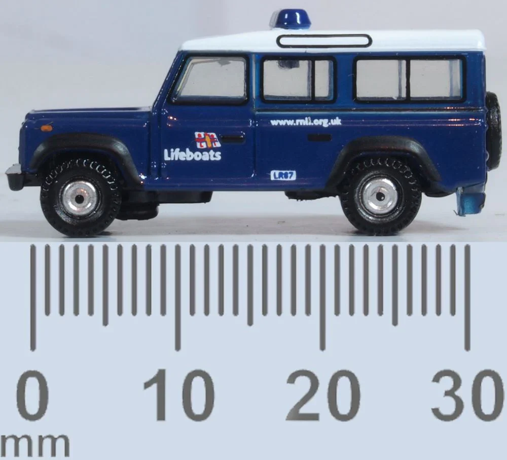 NDEF014 Land Rover Defender Station Wagon RNLI - Image 6