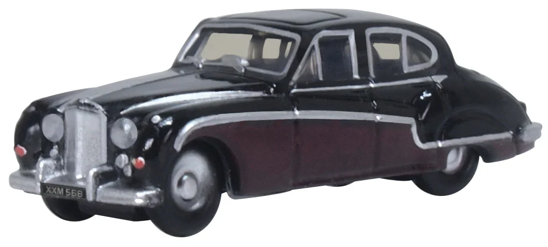 Jaguar Mk8/9 Black/Imperial Maroon