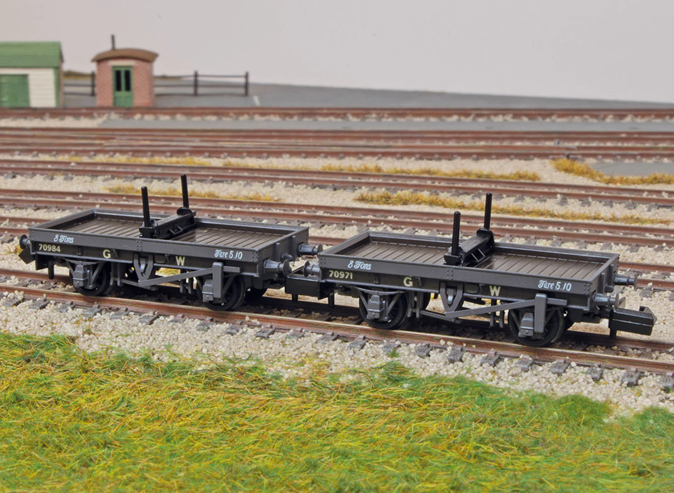 NR1150W 4 Wheel GWR Bolster Wagon Twin Pack - Image 9
