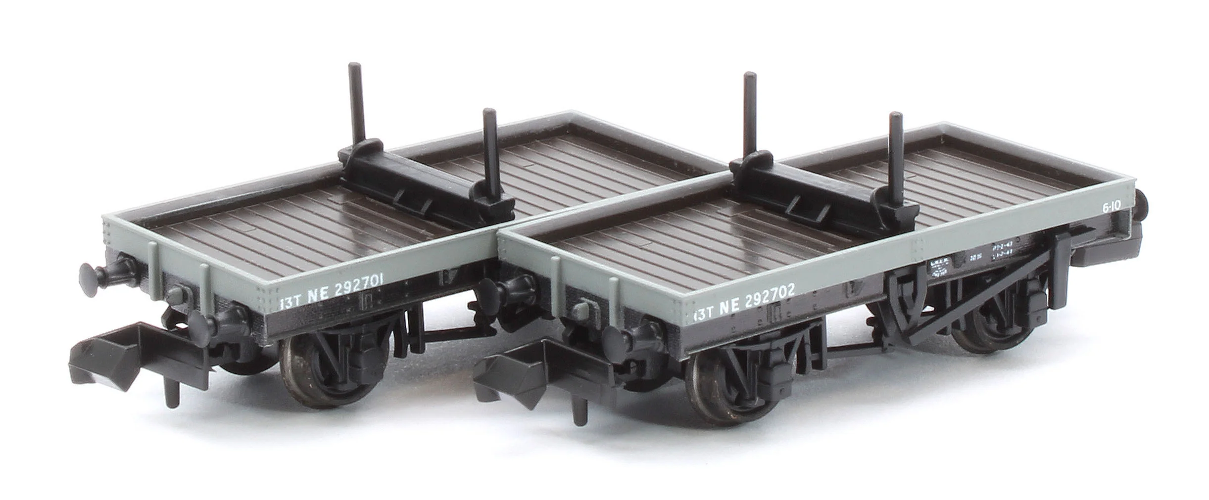 NR1151E 4 Wheel LNER Bolster Wagon Twin Pack