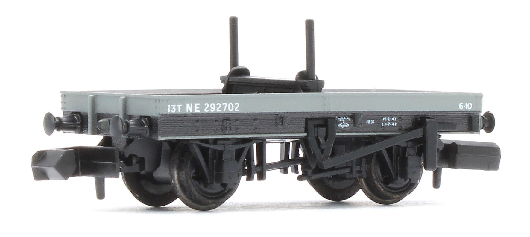 NR1151E 4 Wheel LNER Bolster Wagon Twin Pack - Image 7
