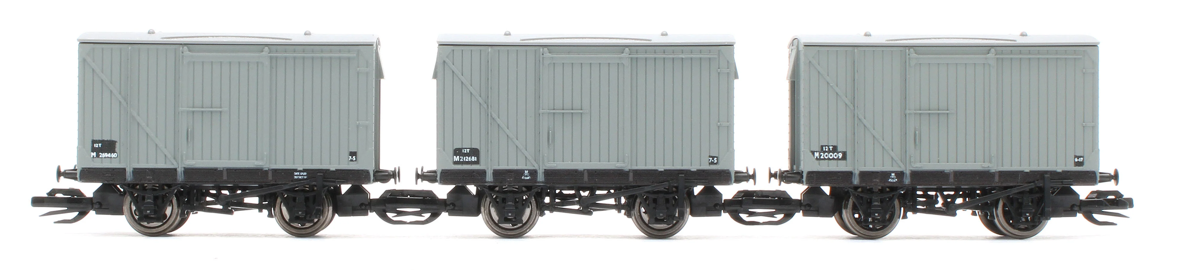 TTR61302 TT:120 Ex-LMS 9ft Wheelbase Unfitted BR Grey Vans - Pack of 6 - Image 2