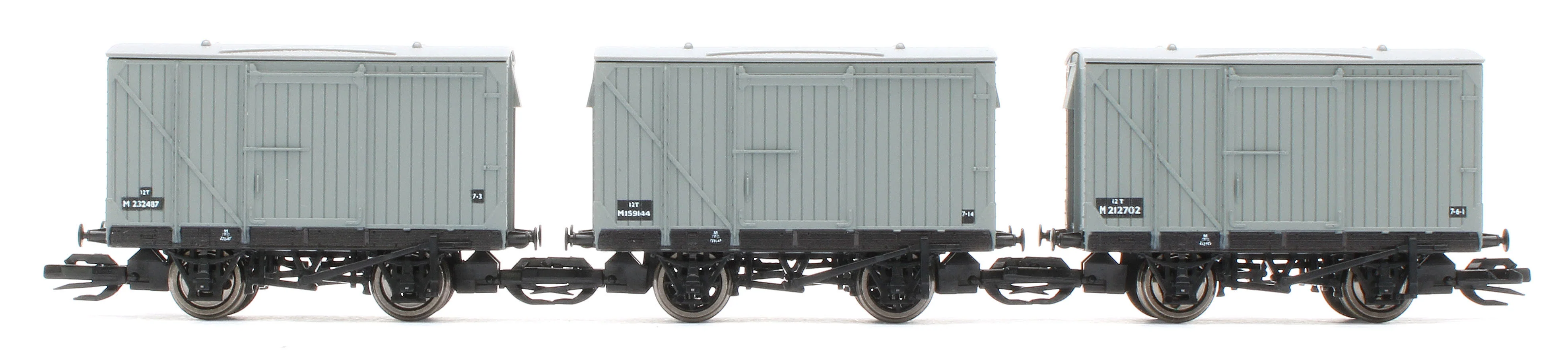 TTR61302 TT:120 Ex-LMS 9ft Wheelbase Unfitted BR Grey Vans - Pack of 6 - Image 3