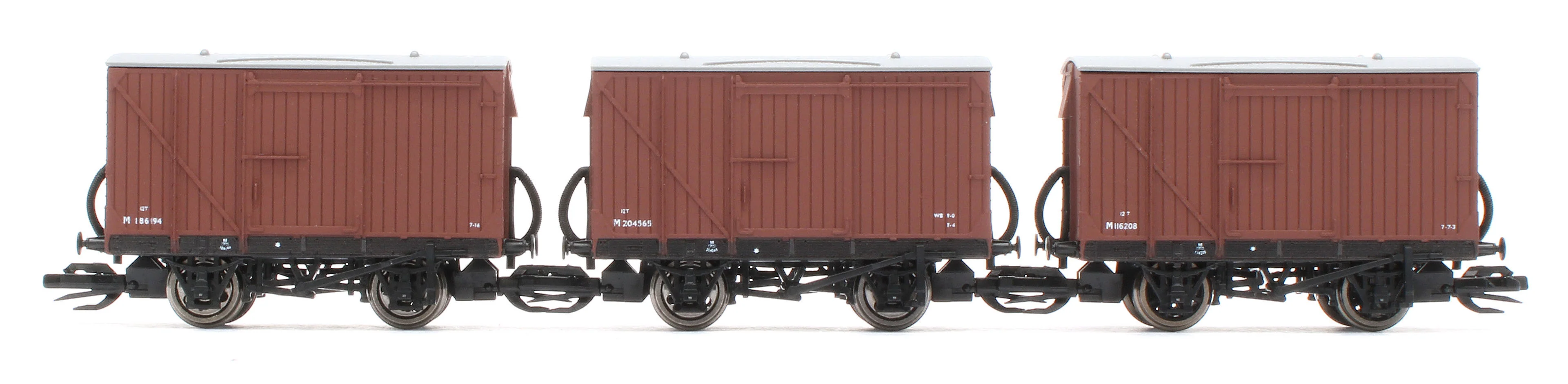 TTR61303 TT:120 Ex-LMS 9ft Wheelbase Fitted BR Bauxite Vans - Pack of 6 - Image 2