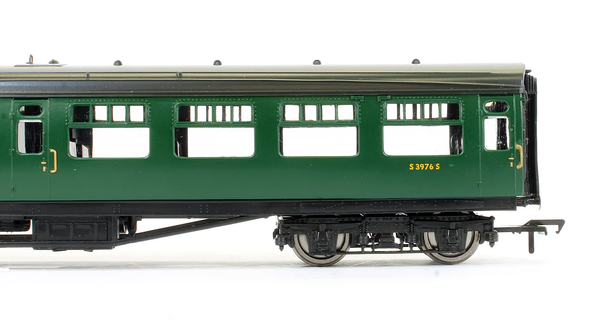 Pre-Owned 34-504B 63ft Bulleid Semi-Open Brake 2nd Coach BR (SR) Green S3976S - Image 3