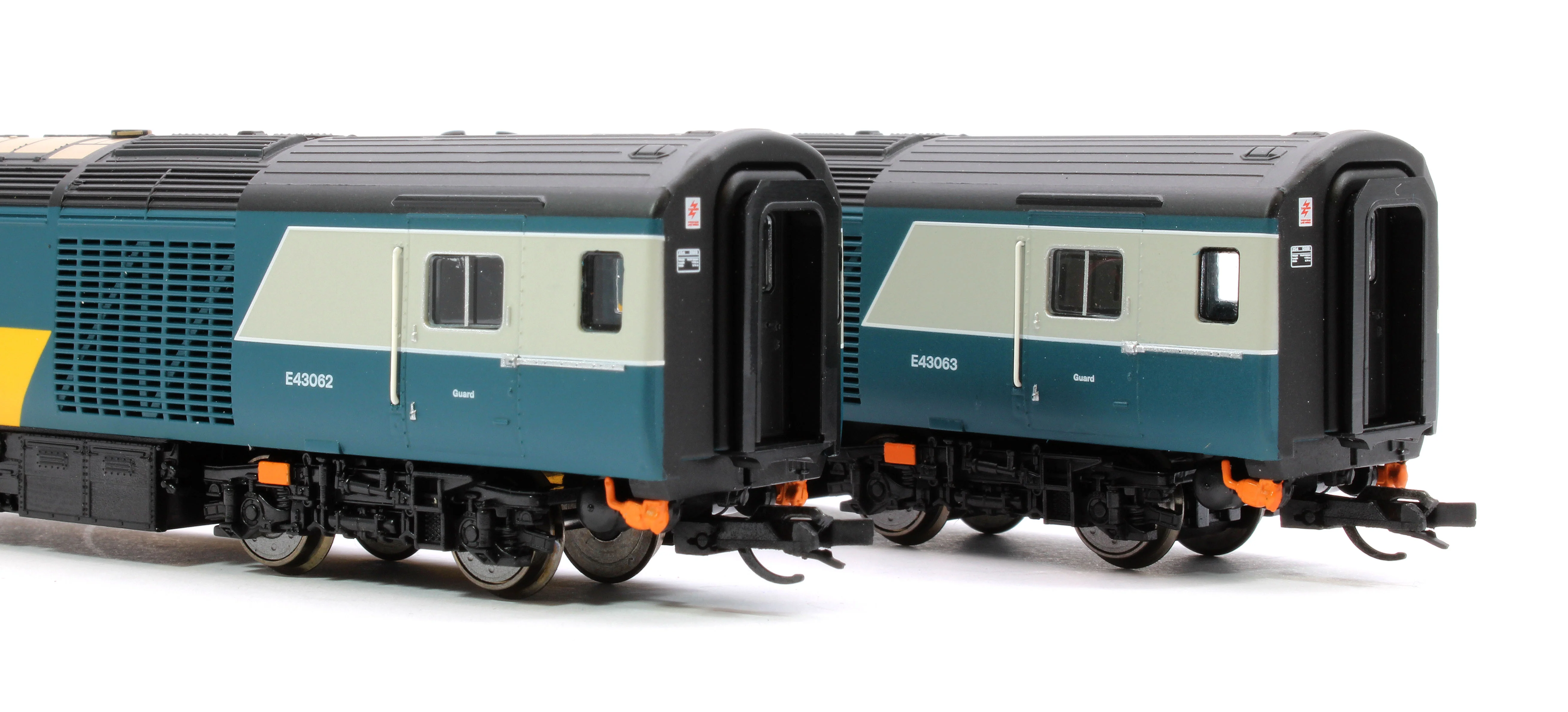 Pre-Owned TT3021M BR Class 43 HST Train Pack - Image 4