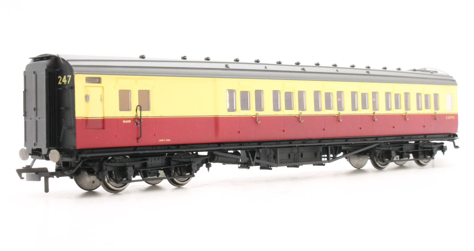 Pre-Owned R4796 BR Maunsell Brake Third Class 'S3777S', Crimson & Cream - Image 2