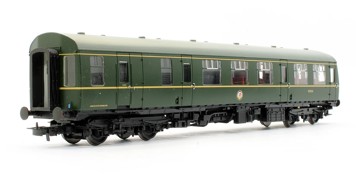 Pre-Owned 31-326A Class 105 Two Car DMU BR Green With Speed Whiskers - Image 3