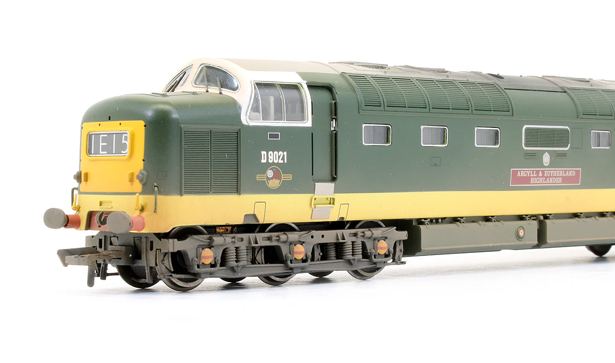 Pre-Owned 32-525Y Class 55 D9021 'Argyll & Sutherland Highlander' BR Two Tone Green Diesel Locomotive (Weathered) Limited Edition - Image 3
