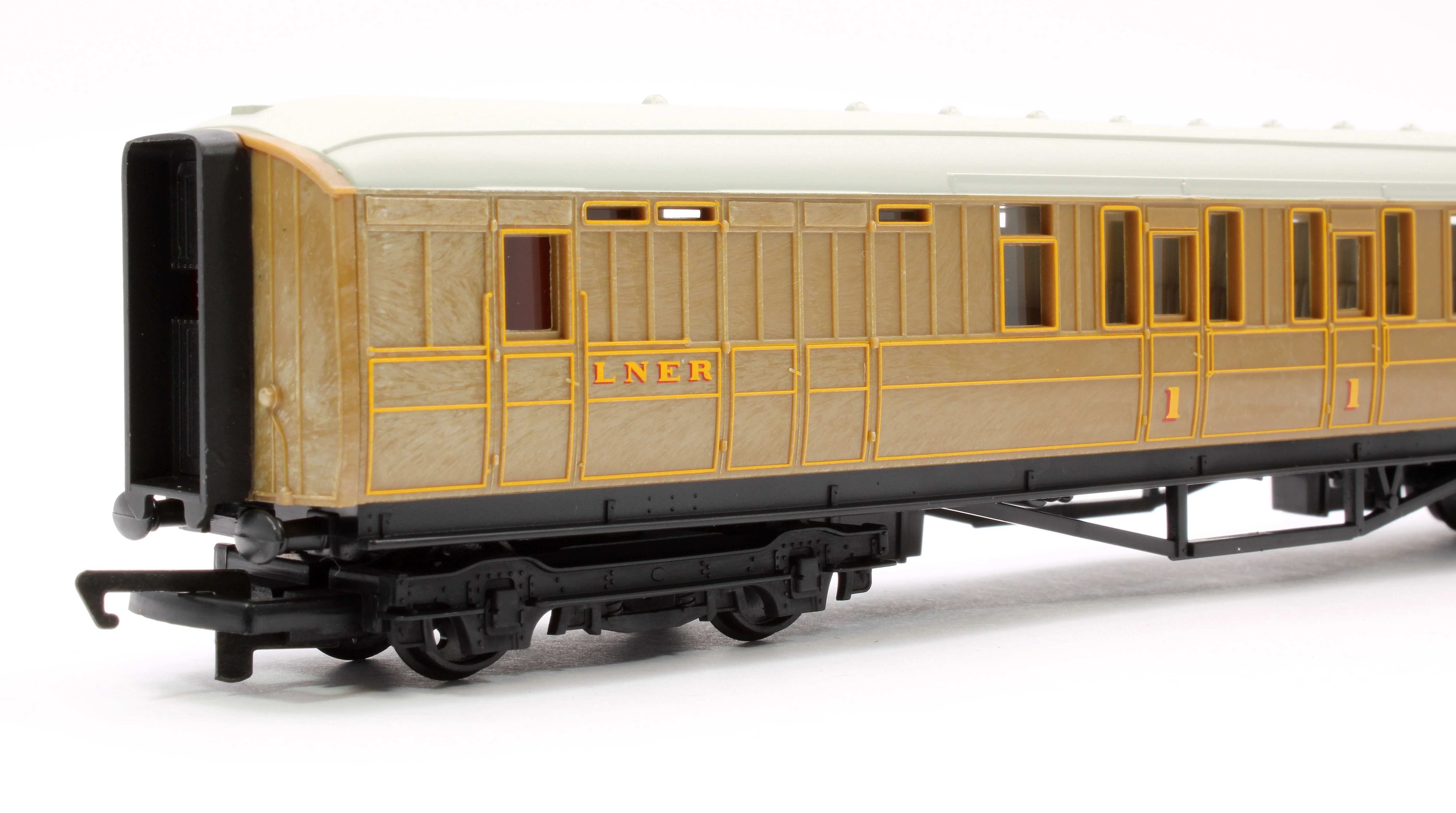 Pre-Owned R4333 RailRoad Brake Composite Coach LNER 4237 - Image 4