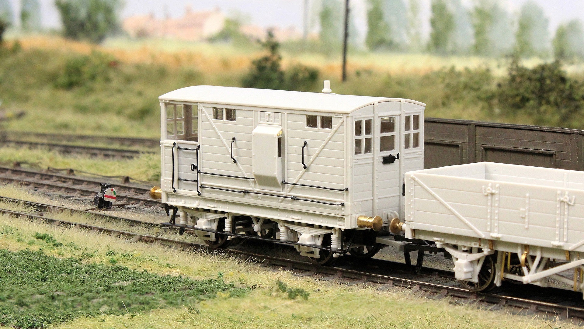 LNWR D17b Brake - LMS (pre-36) No.280361 - Image 5