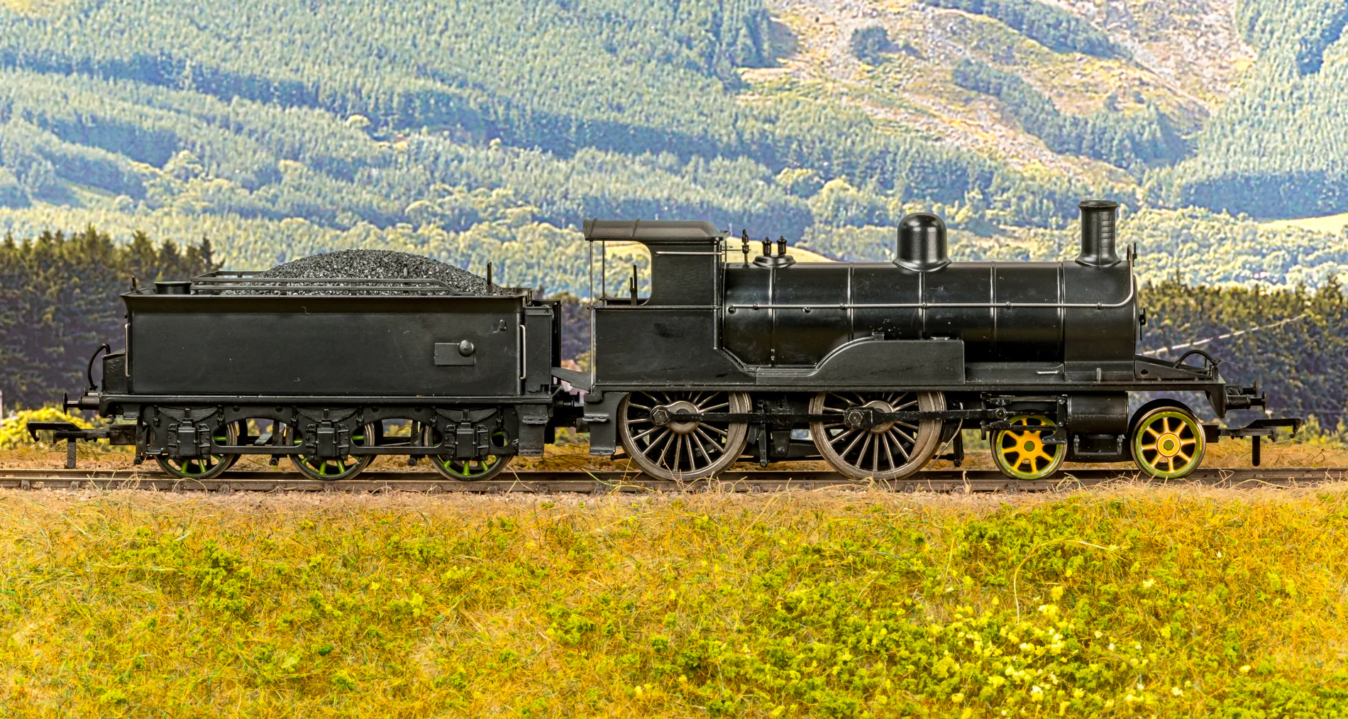 Highland Railway Loch Class 4-4-0 No.119 'Loch Insh' HR Drummond Lined Green Steam Locomotive - DCC Sound - Image 4