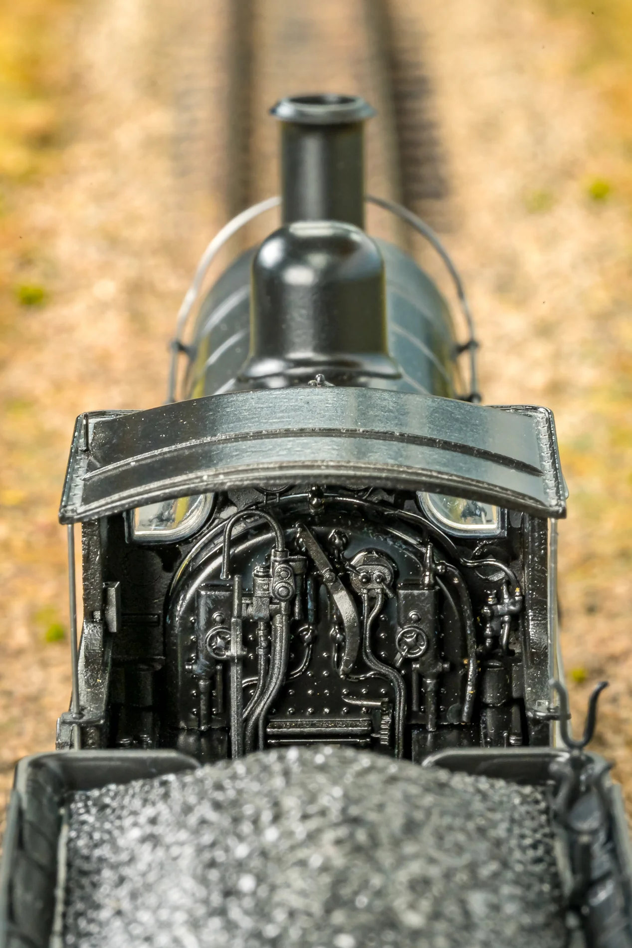 Highland Railway Loch Class 4-4-0 No.131 'Loch Shin' HR Smith Plain Green Steam Locomotive - DCC Sound - Image 2