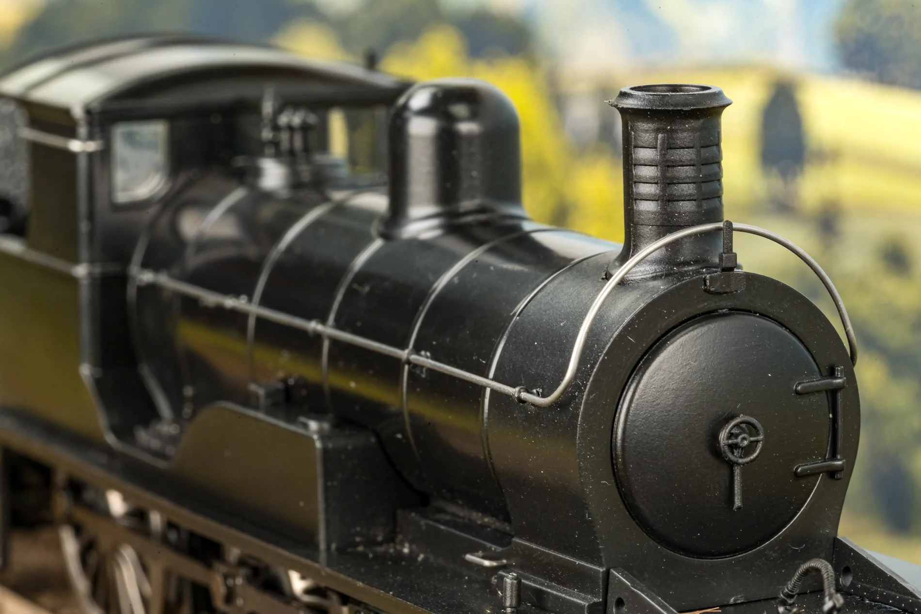 Highland Railway Loch Class 4-4-0 No.131 'Loch Shin' HR Smith Plain Green Steam Locomotive - DCC Sound - Image 6