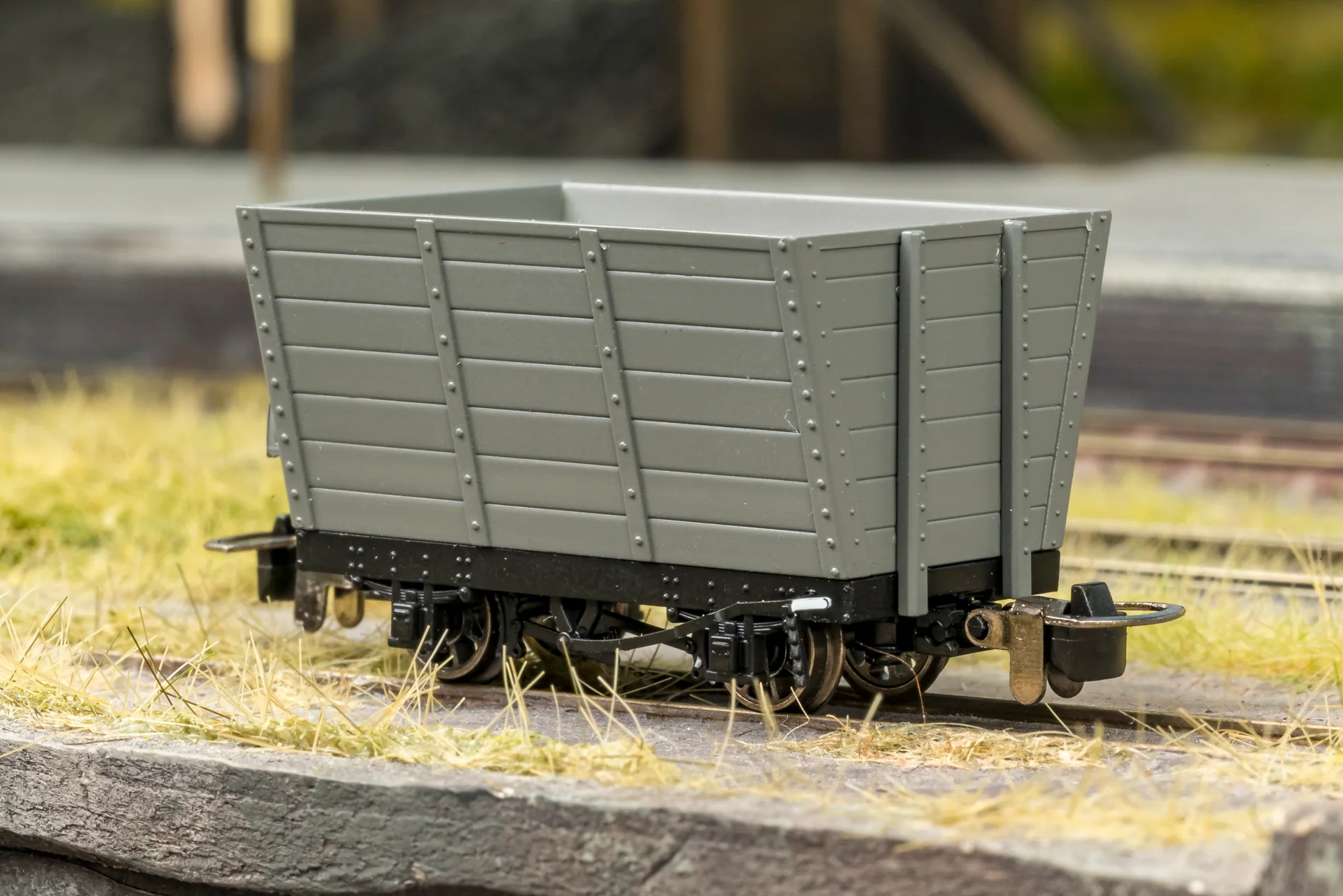 833002 Wooden Hopper - Plain Brown No. 25 - Image 2