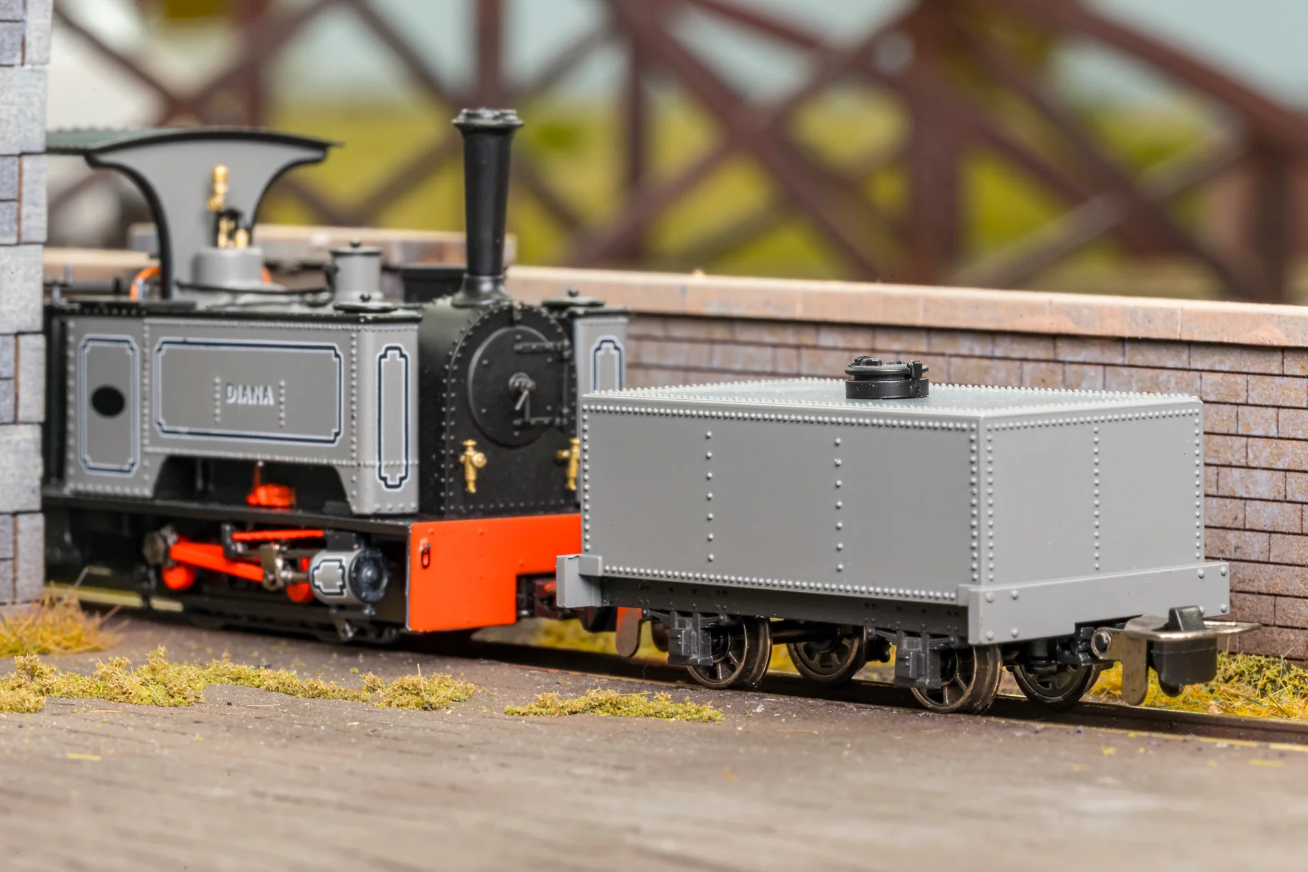 833106 Rectangular Tank - D Thomas Tar Distillers - Image 2