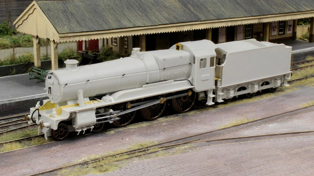 954007 GWR County No.1014 'County of Glamorgan' BR Lined Green Early Crest Steam Locomotive - Image 4