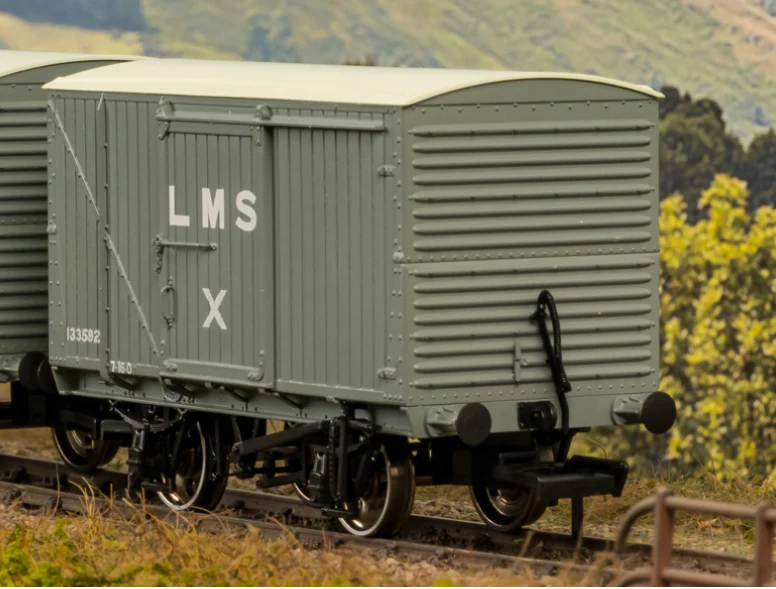 970003 12 Ton LMS D1663 Van - LMS (pre-36) No.133592 - Image 3