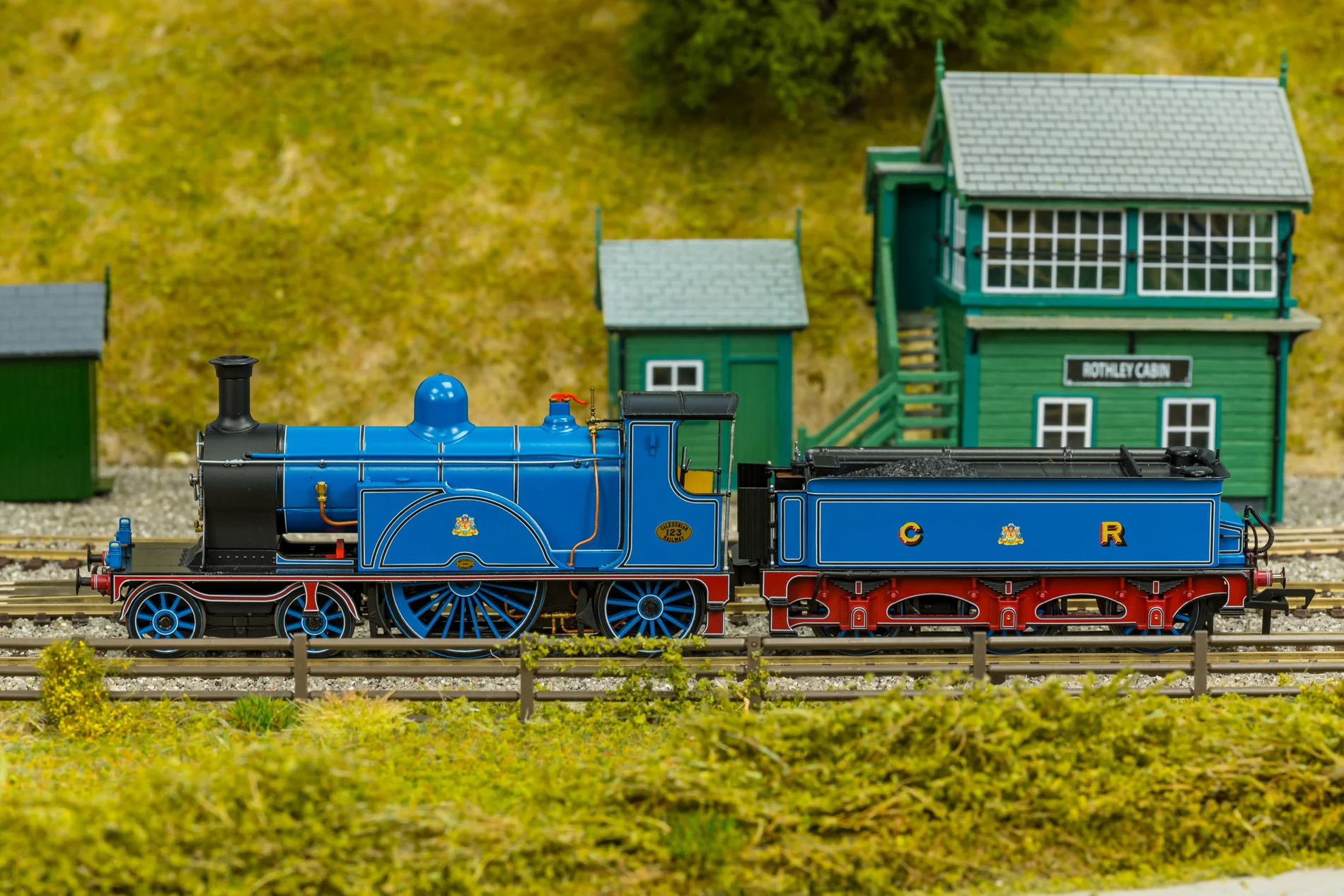 982001 Caledonian Railway Single 4-2-2 Caledonian Blue No.123 (Railtour Condition) Steam Locomotive - Image 3