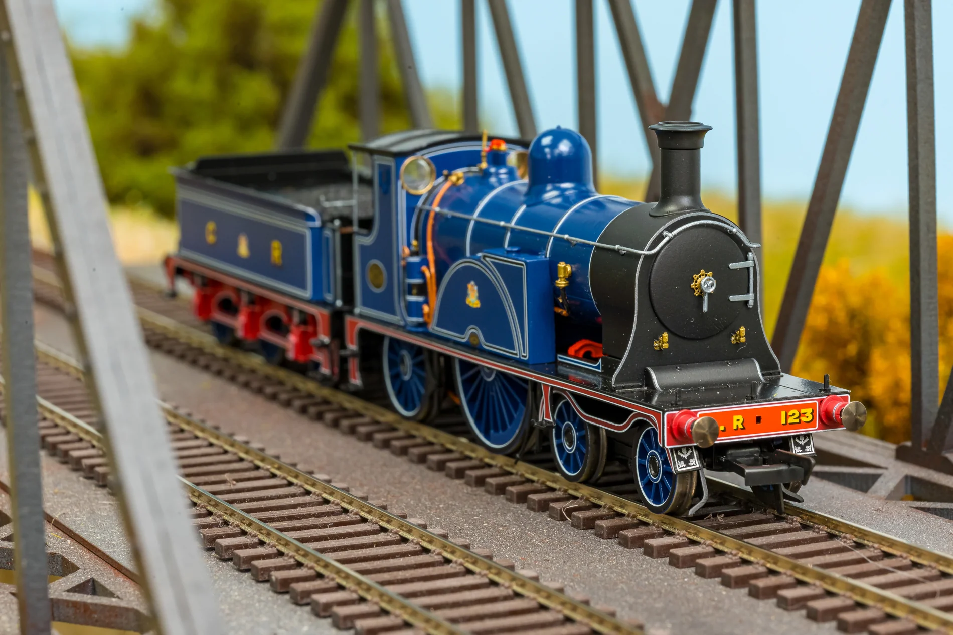 Caledonian Railway Single 4-2-2 CR Dark Blue No.123 Steam Locomotive - Image 4
