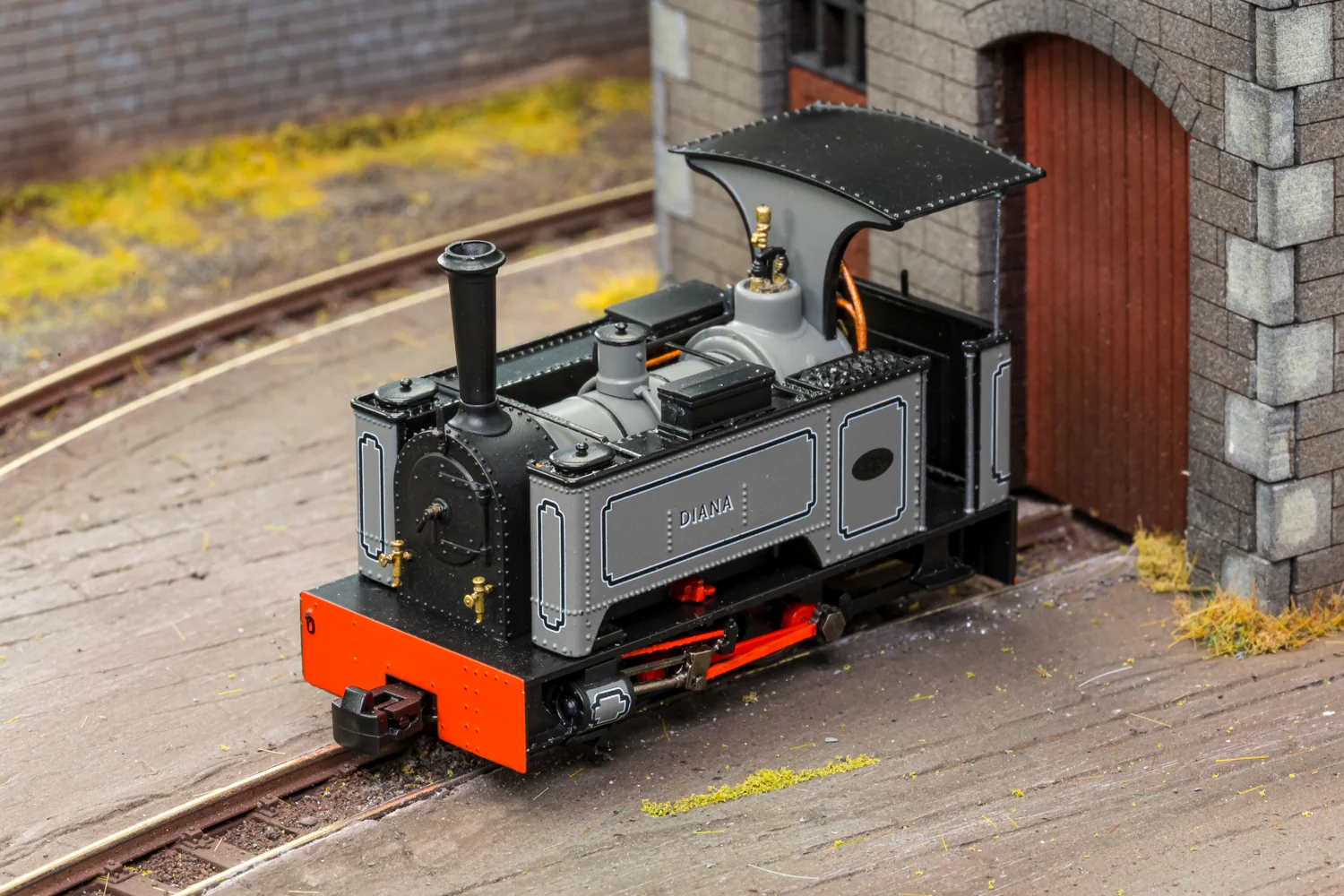 Sirdar Class 0-4-0 Kerr, Stuart & Co. Long-Tank 'Diana’ Lined Grey (As Preserved) Steam Locomotive - Image 7
