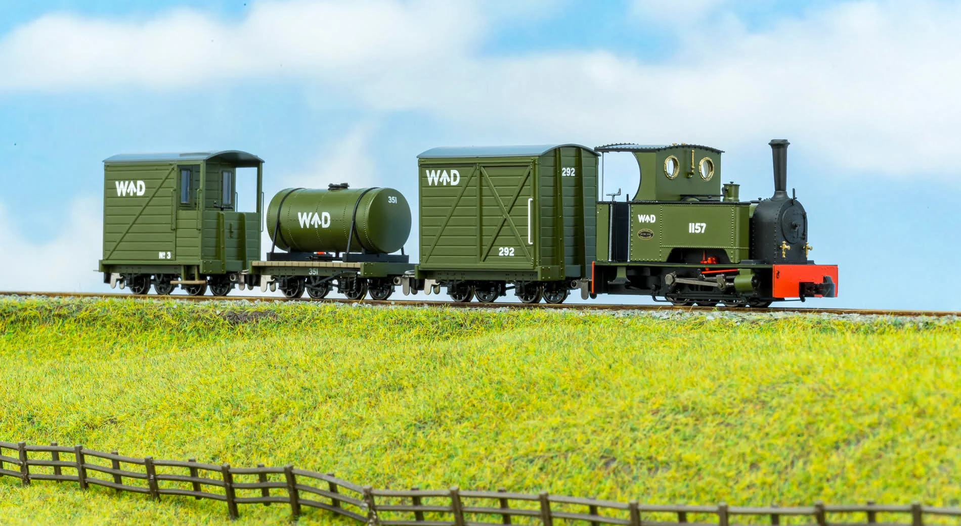 Sirdar Class 0-4-0 Kerr, Stuart & Co. Short-Tank 'What If' - WDLR Plain Green Steam Locomotive - DCC Fitted - Image 3